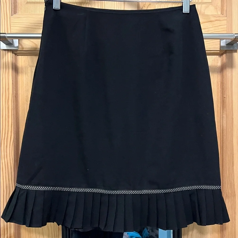 Larry Levine Black A-Line Skirt with Pleated Hem